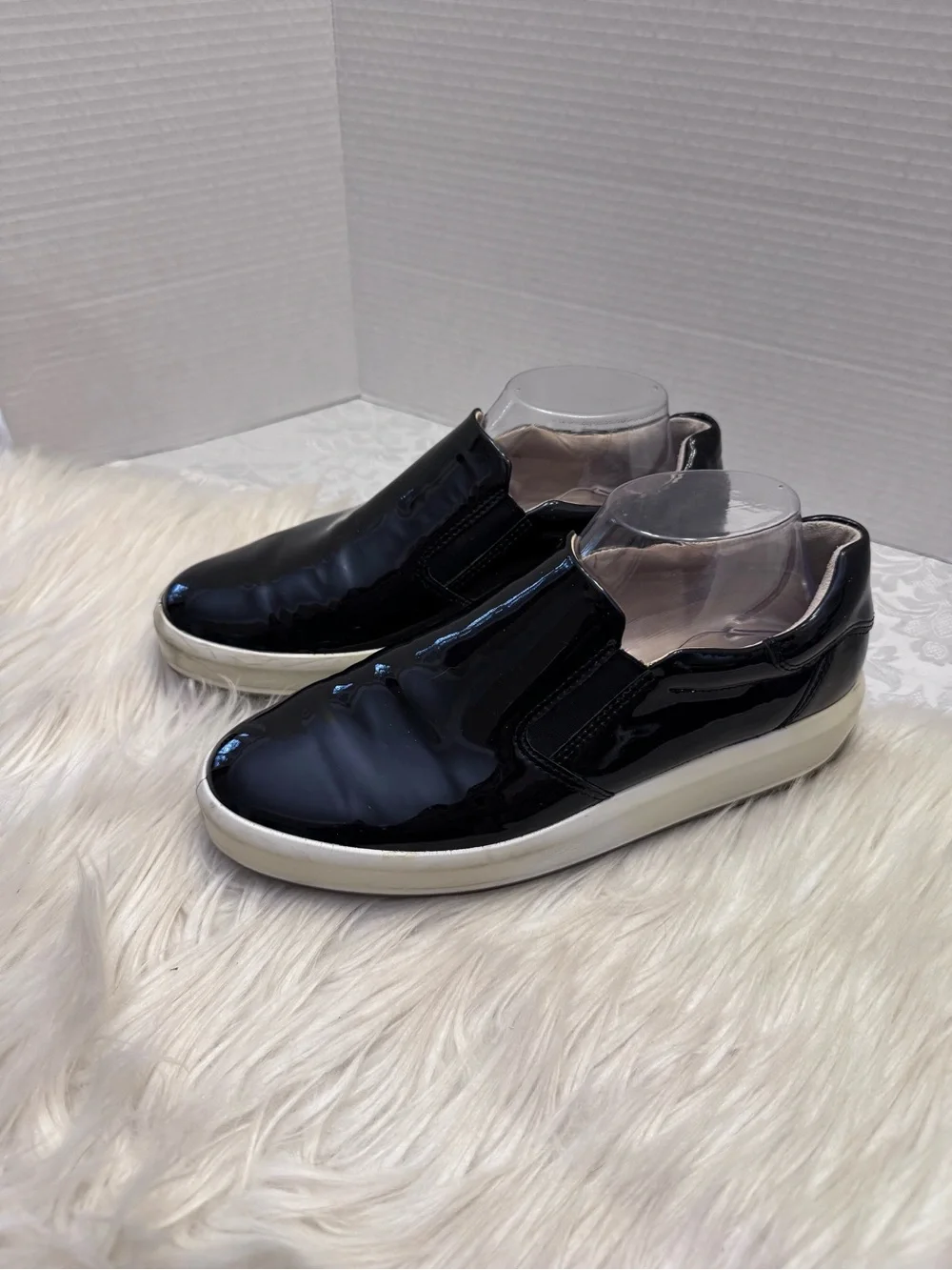 Ecco Size 40 9/9.5 Sneaker Comfort Shoe Black Patent Leather Extra Width Slip On